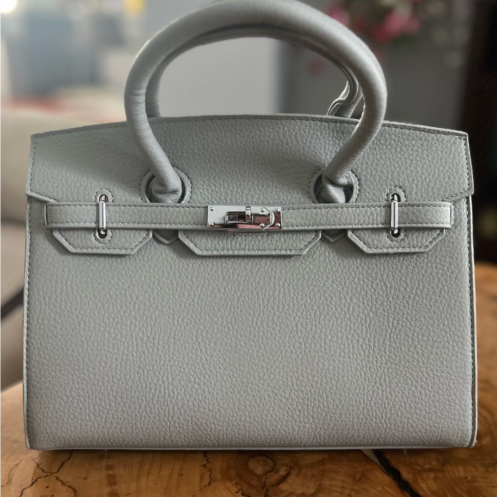 Elegant Gray Leather Handbag